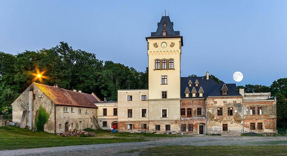 Pałac Gladishof ( w odbudowie)