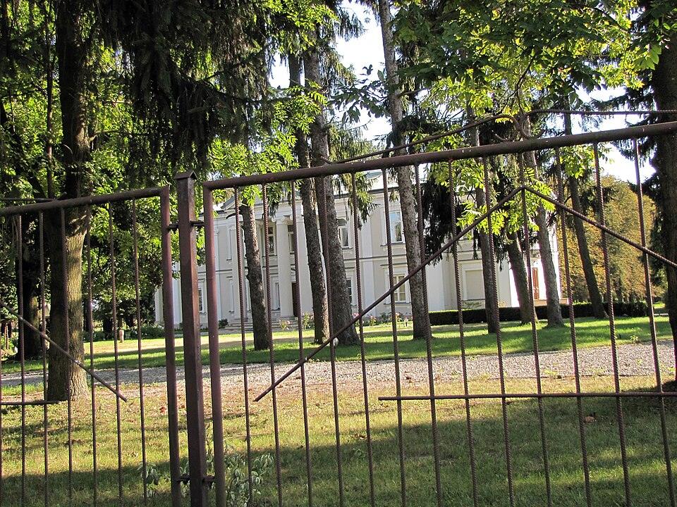 Pałac Szlubowskich ( dawny folwark)