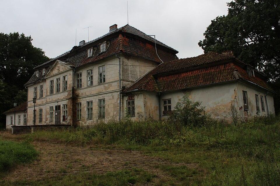 Pałac w Bęsi