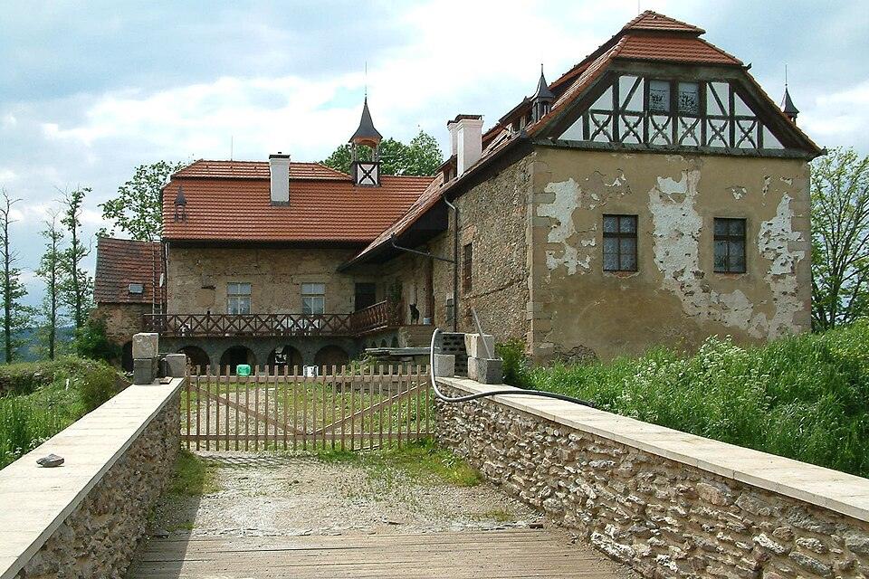 Tvrz Vlkošov
