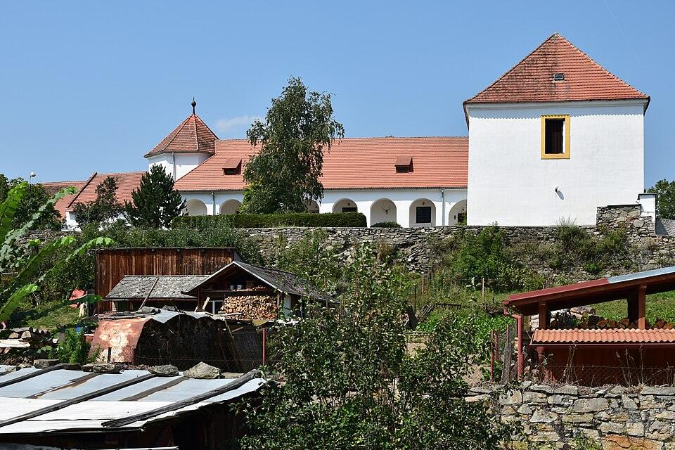 Zámek Ujčín